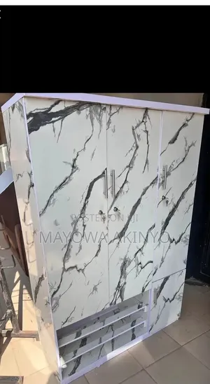 3 Face Wardrobe