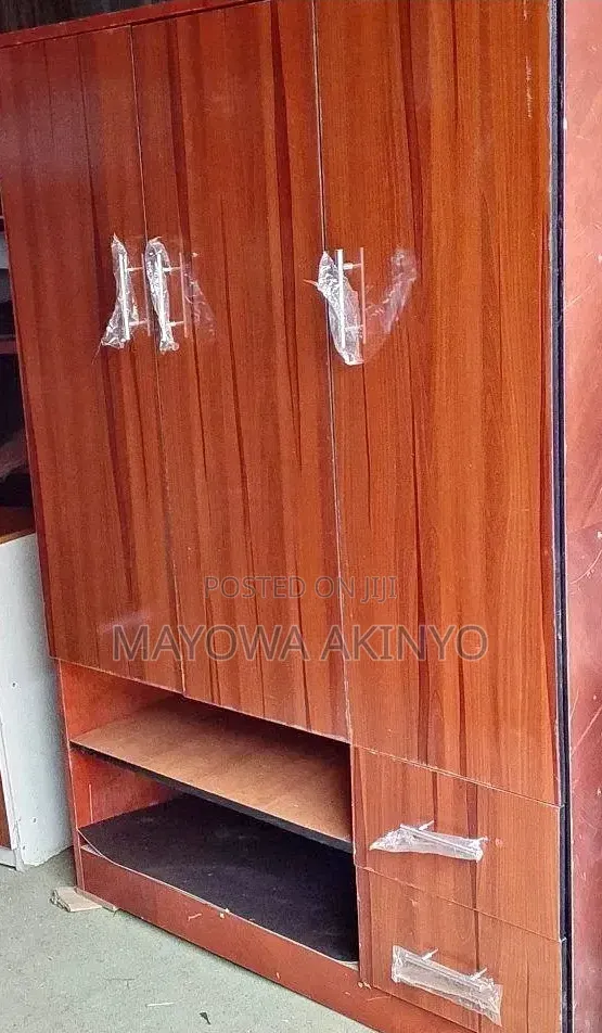 3 Face Wardrobe