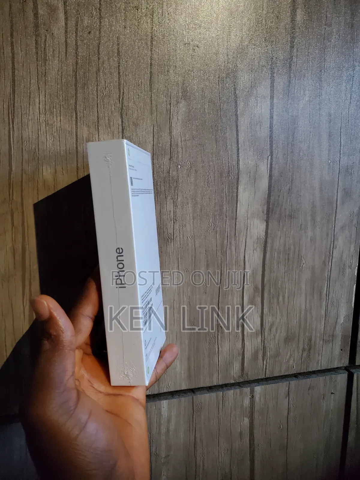 New Apple iPhone 16 Pro Max 256 GB Silver