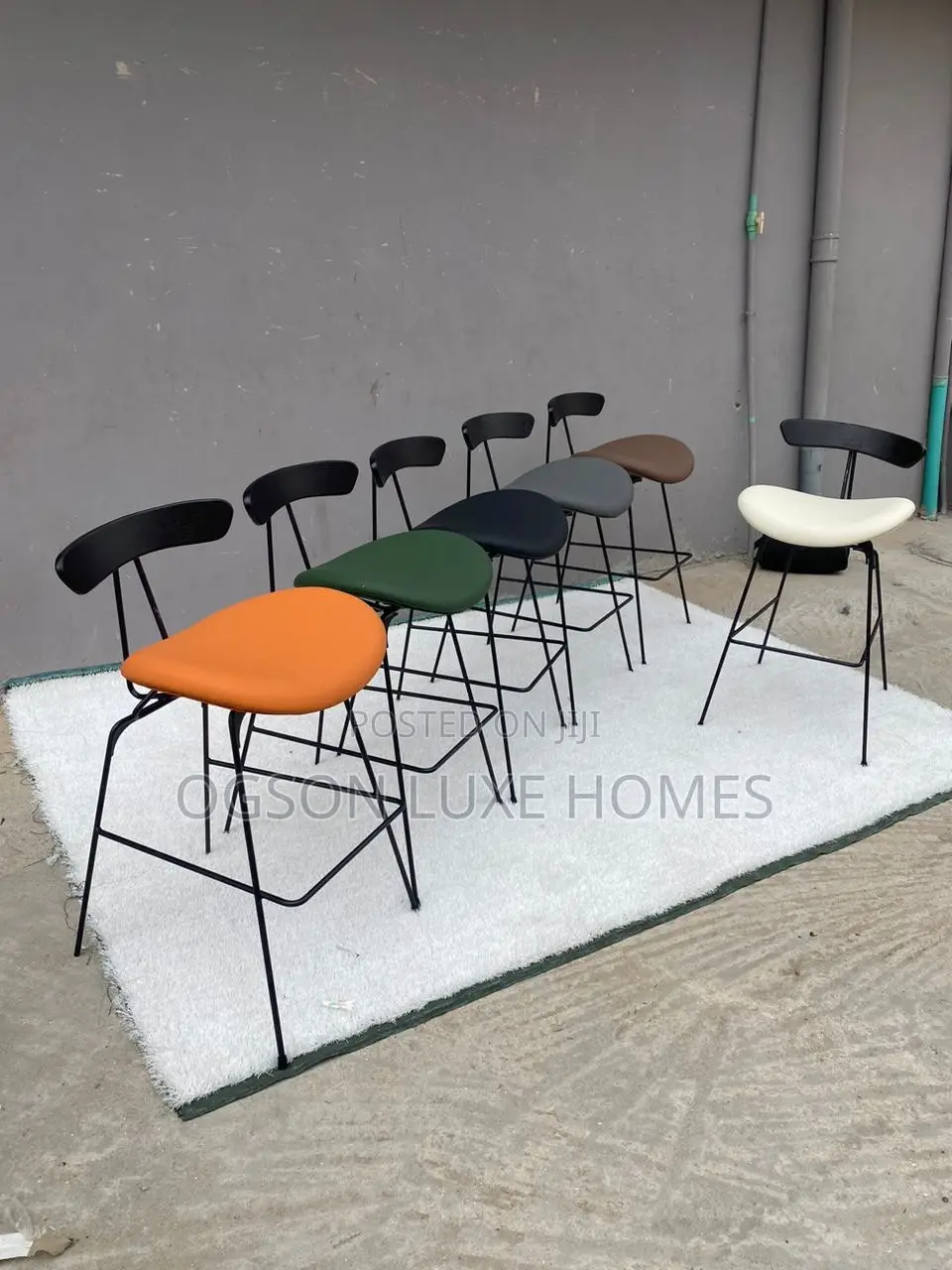 Barstools.
