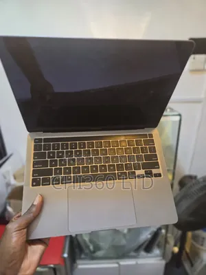 Laptop Apple MacBook Pro 2022 M2 8GB Apple M2 SSD 256GB