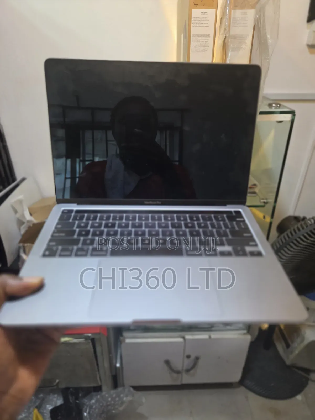 Laptop Apple MacBook Pro 2022 M2 8GB Apple M2 SSD 256GB