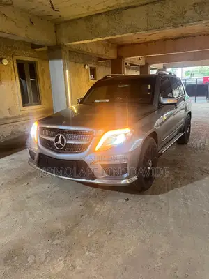 Mercedes-Benz GLK-Class Base GLK 350 4dr AWD 4MATIC (3.5L 6cyl 7A) 2015