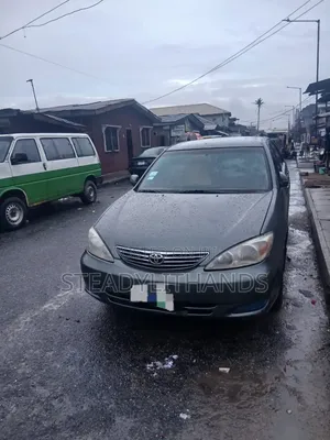 Toyota Camry LE 4dr Sedan (2.4L 4cyl 4A) 2004 Gray
