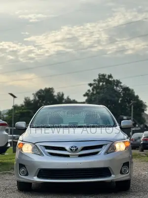 Toyota Corolla LE 4dr Sedan (1.8L 4cyl 4A) 2012 Silver