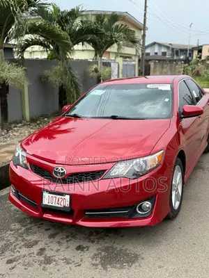 Toyota Camry SE 4dr Sedan (2.5L 4cyl 6A) 2013 Red