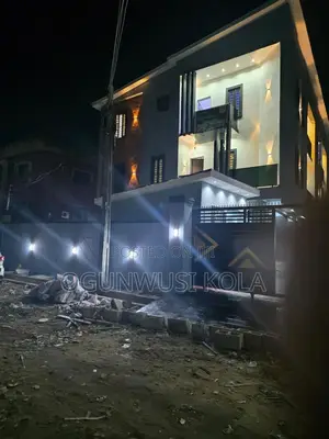 5bdrm Duplex in Ajao Estate for sale