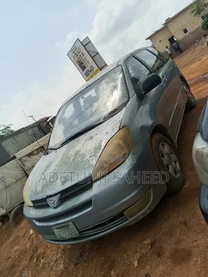 Toyota Sienna 2004 Blue