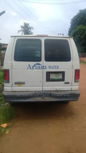 Ford E250 2006 White