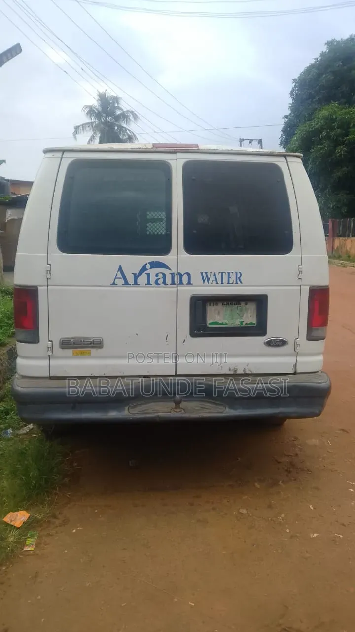 Ford E250 2006 White