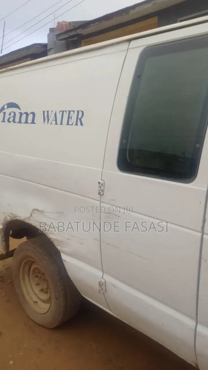 Ford E250 2006 White