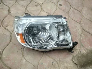 Toyota Tacoma 2005 - 2010 Headlight. Tokunbo, Driver Side.