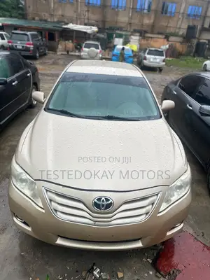 Toyota Camry 2010 Gold