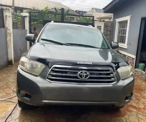 Toyota Highlander Limited 3.5L 2WD 2013 Gray