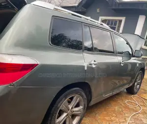 Toyota Highlander Limited 3.5L 2WD 2013 Gray
