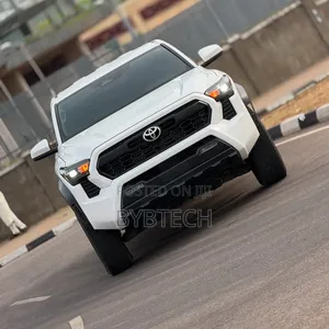 Toyota Tacoma SR5 Double Cab 6' Bed AT 2024 White