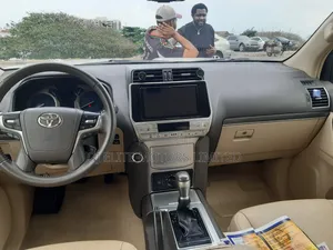 Toyota Land Cruiser Prado 2022 White