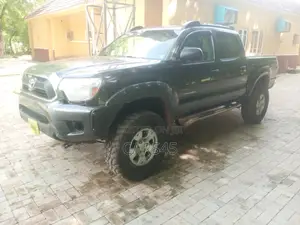 Toyota Tacoma 2dr Regular Cab 4WD 6.1 ft. SB (2.7L 4cyl 4A) 2014 Gray