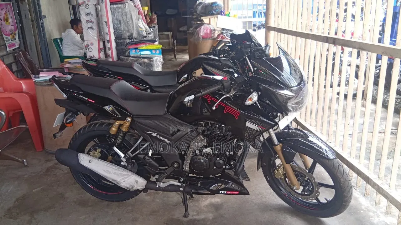 New TVS Apache RTR 160 2v Refresh X-connect 2025 Black