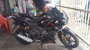 New TVS Apache RTR 160 2v Refresh X-connect 2025 Black
