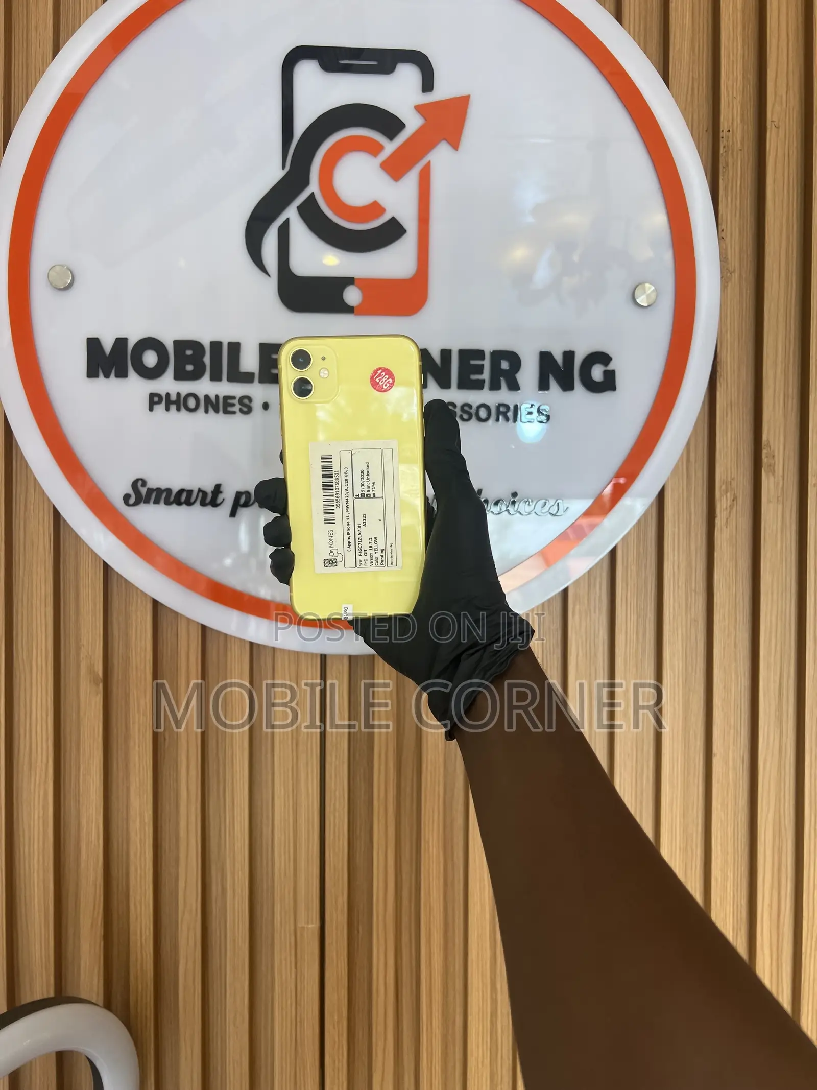 New Apple iPhone 11 128 GB Yellow