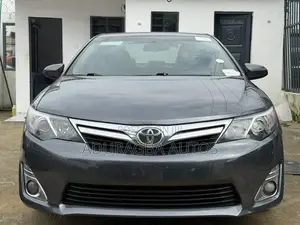 Toyota Camry XLE V6 4dr Sedan (3.5L 6cyl 6A) 2012 Gray
