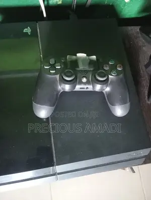 Play Station 4
