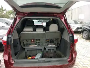 Toyota Sienna LE 7 Passenger Mobility (3.5L 6cyl 8A) 2017 Burgandy
