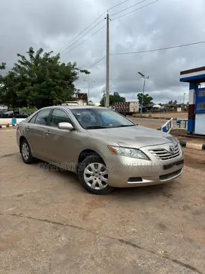 Toyota Camry LE 4dr Sedan (2.4L 4cyl 5A) 2009 Gold