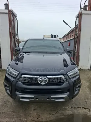 Toyota Hilux 2025 Black