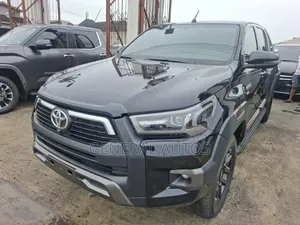 Toyota Hilux 2025 Black