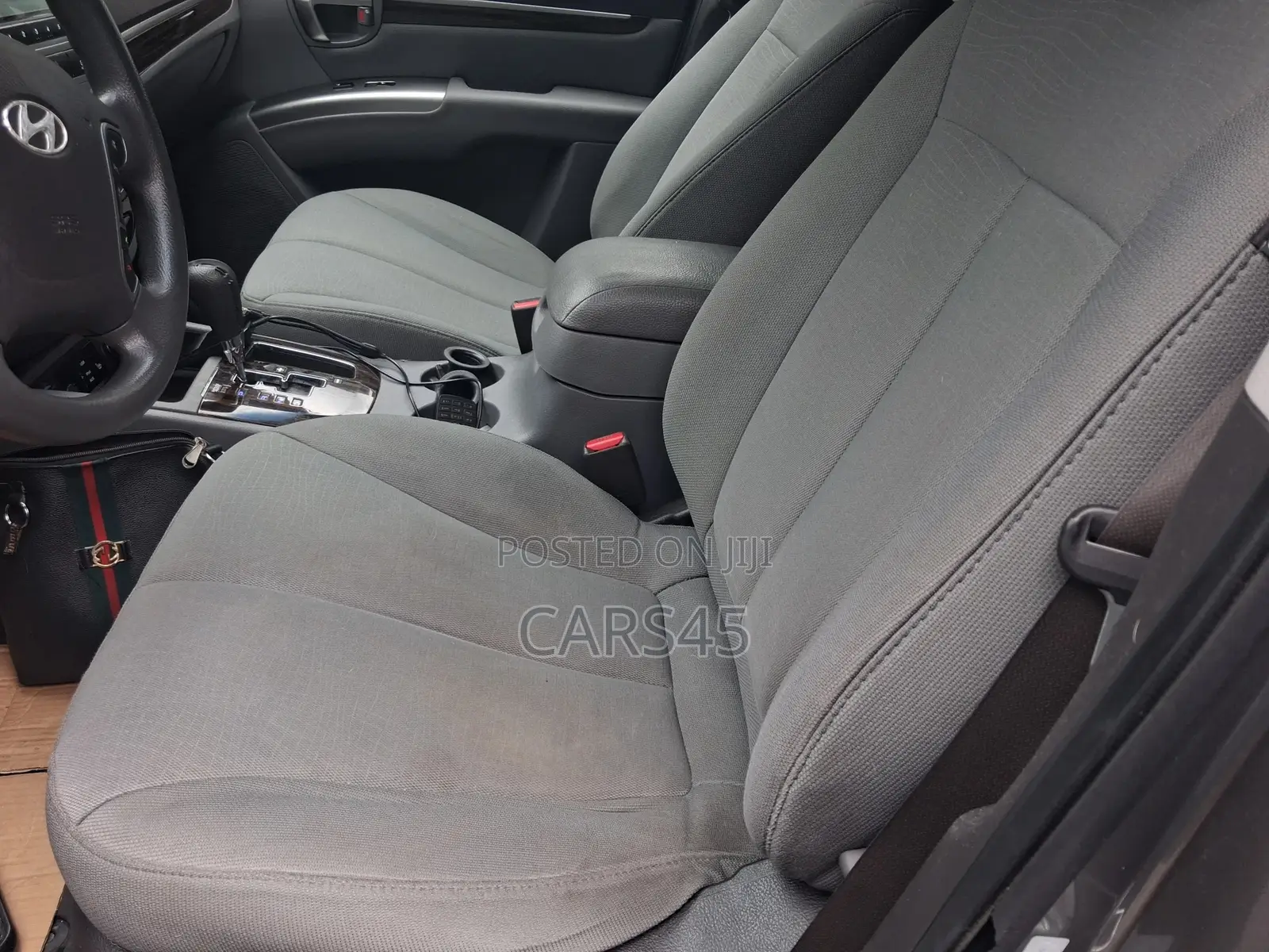Hyundai Santa Fe 2011 Gray