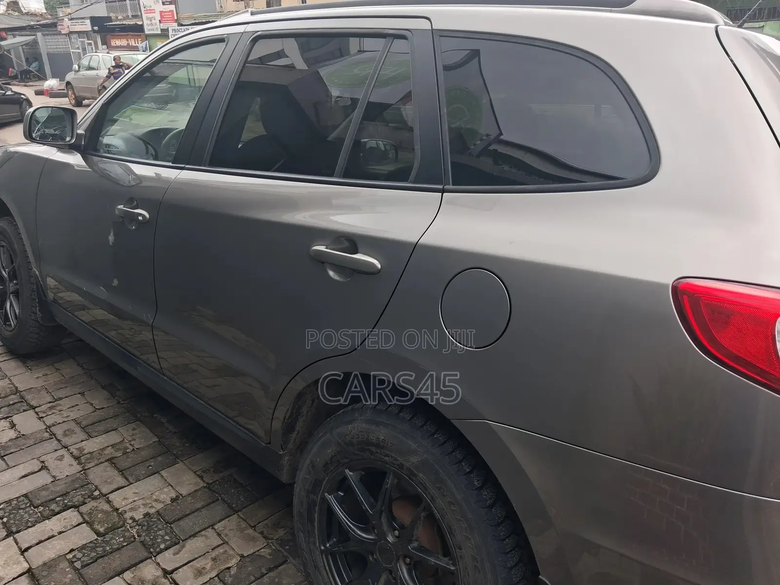 Hyundai Santa Fe 2011 Gray