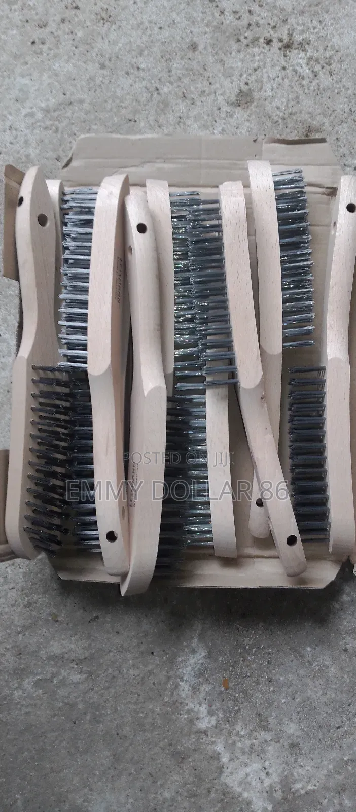 Hand Wire Brush of All Types Available