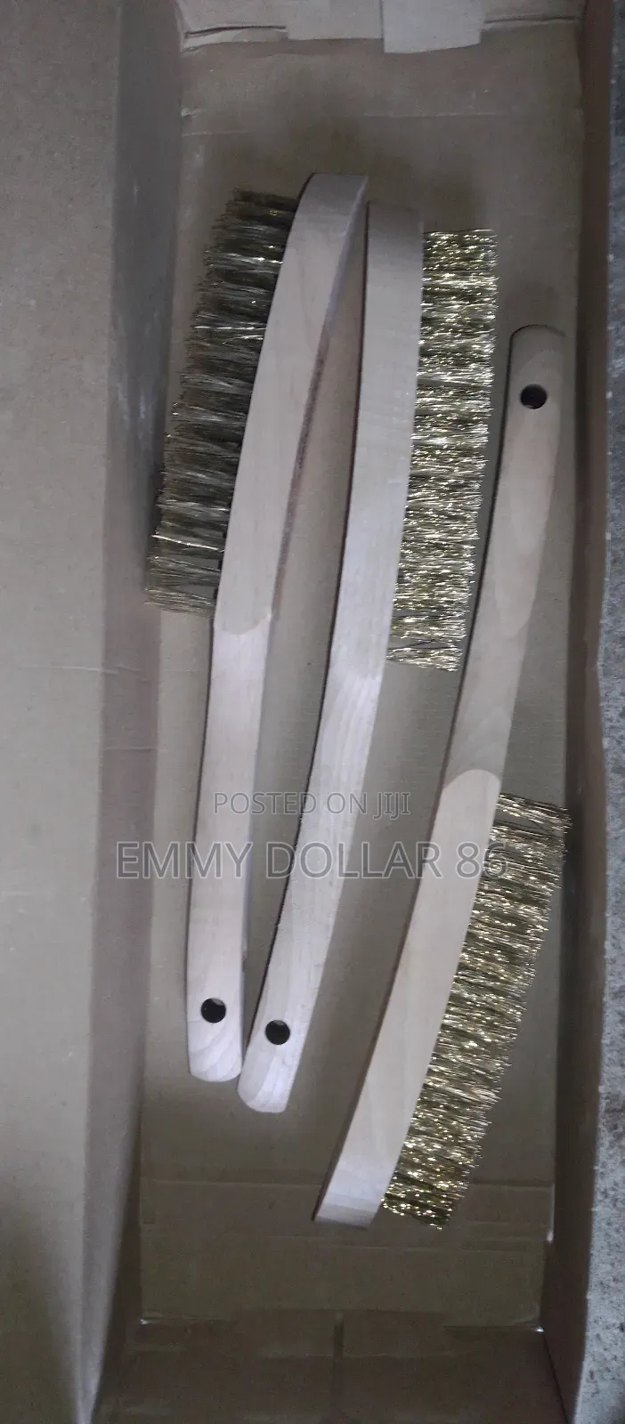 Hand Wire Brush of All Types Available
