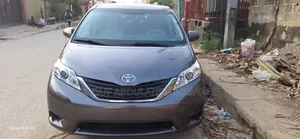 Toyota Sienna LE 7 Passenger 2010 Gray