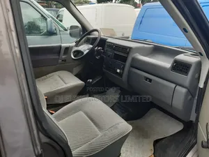 Volkswagen Transporter 2004 Grey