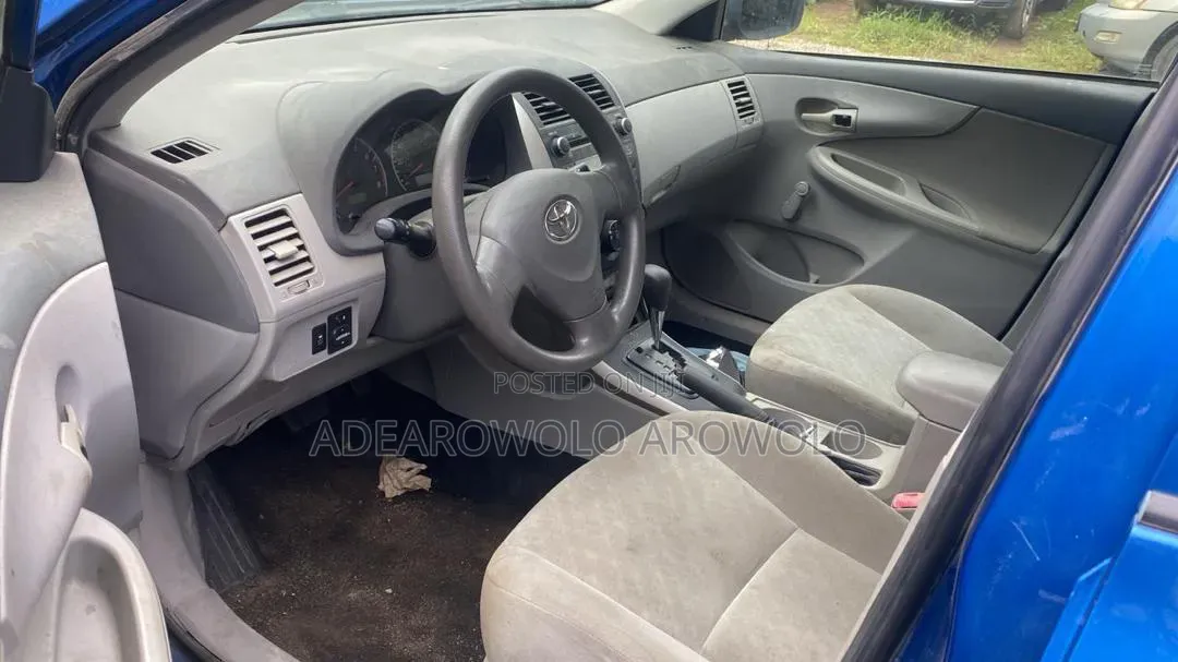 Toyota Corolla 2010 Blue