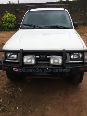 Toyota Hilux 1998 White