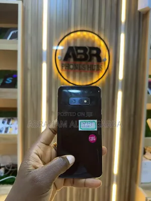 Samsung Galaxy S10e 128 GB Black