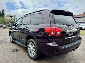 Toyota Sequoia Limited 4dr SUV (5.7L 8cyl 6A) 2015