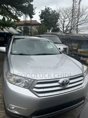 Toyota Highlander 2011 Silver