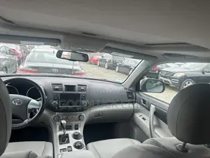 Toyota Highlander 2011 Silver