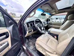 Toyota Sequoia Limited 4dr SUV (5.7L 8cyl 6A) 2015
