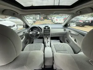 Toyota Corolla LE Special Edition 4dr Sedan (1.8L 4cyl 4A) 2013 White