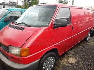 Volkswagen Transporter 2005 Red