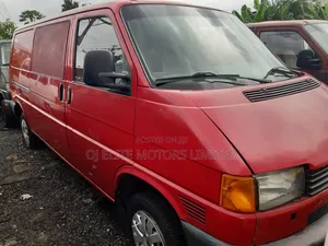 Volkswagen Transporter 2005 Red