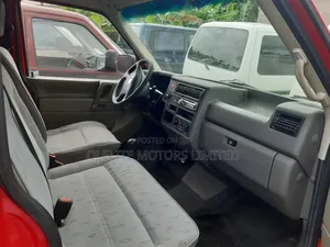 Volkswagen Transporter 2005 Red
