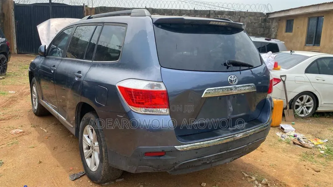 Toyota Highlander 2011 Blue
