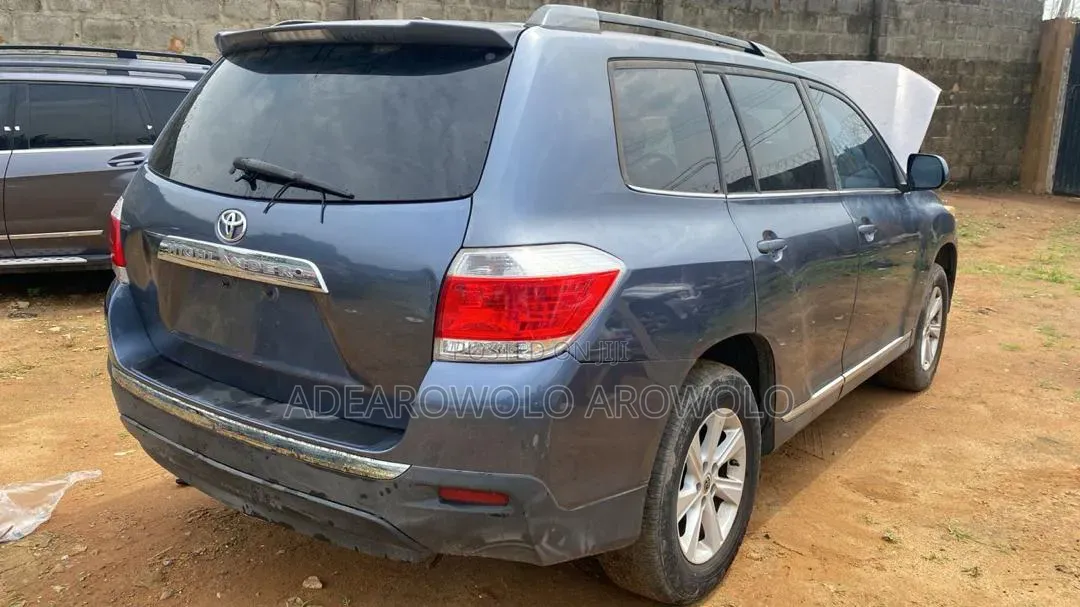 Toyota Highlander 2011 Blue